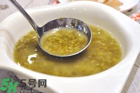 夏天喝綠豆湯好嗎？夏天喝綠豆湯好不好？