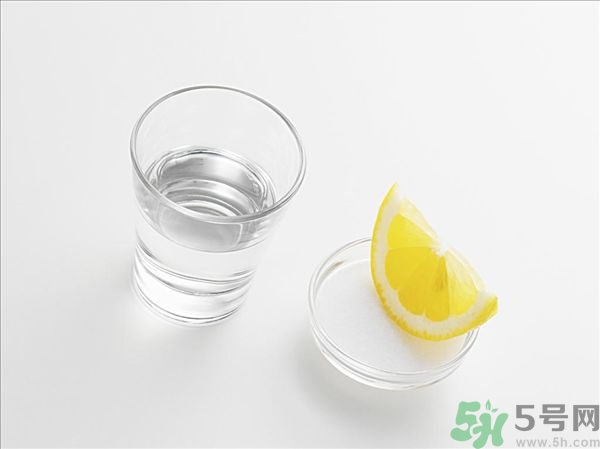 中暑喝鹽水有用嗎？中暑可以喝牛奶嗎？