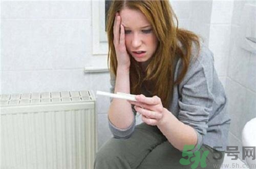 驗孕棒和驗孕試紙哪個好？驗孕棒和驗孕試紙哪個更準(zhǔn)？