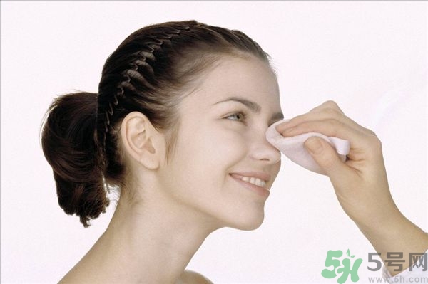 用卸妝水洗臉后還需用洗面奶嗎？卸妝水洗臉后可以不用洗面奶嗎？
