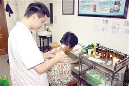 三伏貼可以去濕氣嗎？三伏貼去濕氣貼哪里？