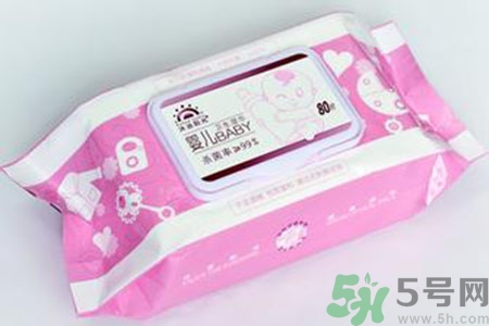 濕巾紙可以擦臉嗎？濕巾擦臉會過敏嗎？