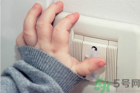 寶寶觸電怎么辦？如何預(yù)防寶寶觸電？