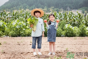 8歲男孩標(biāo)準(zhǔn)身高體重是多少？8歲女生標(biāo)準(zhǔn)身高體重是多少？