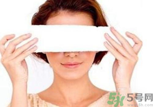 眼睛腫了用冷水敷還是熱水敷？眼睛腫了怎么辦？