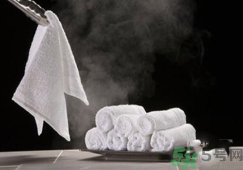眼睛腫了用冷水敷還是熱水敷？眼睛腫了怎么辦？