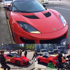 李鐘碩開的什么車？姜哲開的什么車？