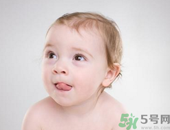 寶寶吃什么對(duì)頭發(fā)好？寶寶頭發(fā)發(fā)黃怎么辦？