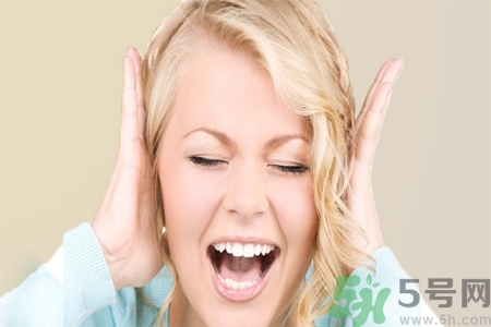 耳朵后面長(zhǎng)了個(gè)硬包怎么回事？ 耳朵后面長(zhǎng)了個(gè)硬包怎么辦？