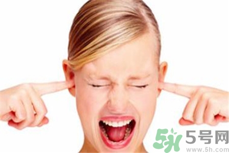耳朵后面長(zhǎng)了個(gè)硬包怎么回事？ 耳朵后面長(zhǎng)了個(gè)硬包怎么辦？