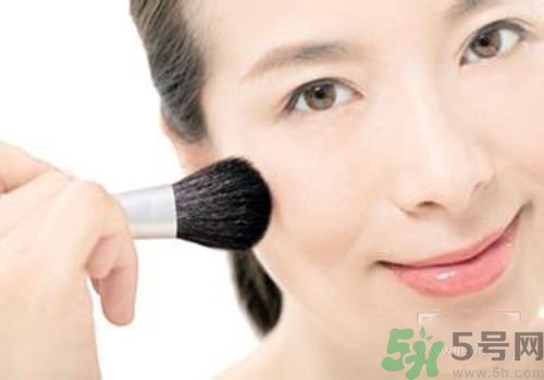 裸妝怎么化？裸妝需要什么化妝品？