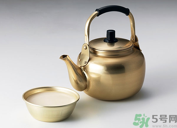 喝糯米酒能豐胸嗎？喝米酒能護膚嗎？