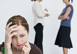 社交恐懼癥的原因及表現(xiàn)？如何治療社交恐懼癥？