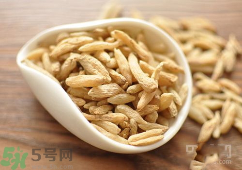 秋天嘴唇干燥怎么辦？秋天嘴唇干燥吃什么？