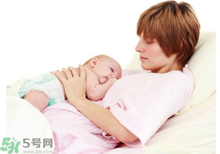 剖腹產(chǎn)后多久來月經(jīng)？剖腹產(chǎn)后月經(jīng)不調(diào)的表現(xiàn)？