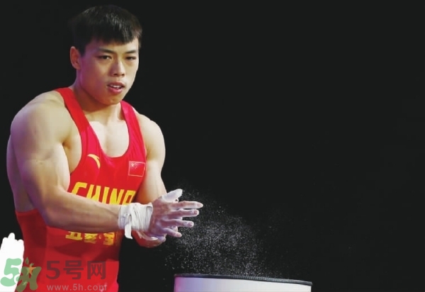 諶利軍舉重棄權(quán) 舉重為什么容易腿抽筋？