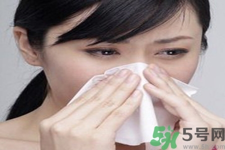 過(guò)敏性鼻炎的發(fā)病因素是什么？過(guò)敏性鼻炎的并發(fā)癥有哪些？