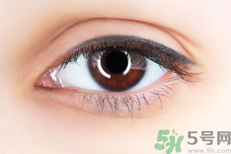 白內(nèi)障是什么？白內(nèi)障的癥狀有哪些？