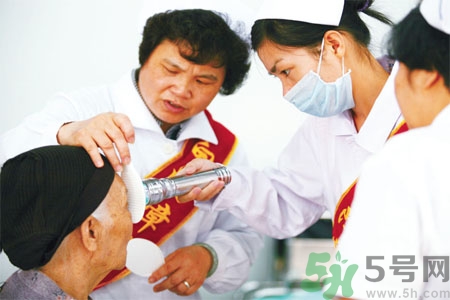 青光眼的發(fā)病因素是什么？青光眼的并發(fā)癥有哪些？