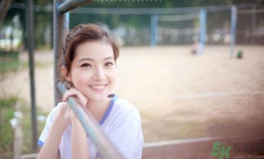 13歲女生平胸怎么辦？13歲女生平胸正常嗎？