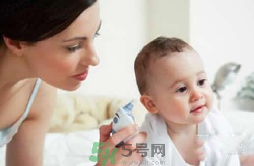 寶寶發(fā)燒多久量一次體溫？寶寶發(fā)燒怎么量體溫？
