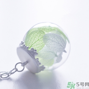 易茯苓項(xiàng)鏈?zhǔn)裁磁谱?？易茯苓?xiàng)鏈同款