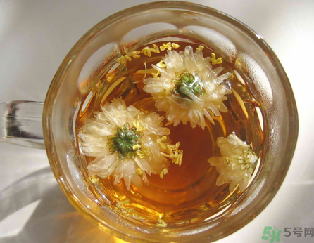 羅漢果可以和菊花一起泡水喝嗎？羅漢果菊花茶的做法及營(yíng)養(yǎng)價(jià)值