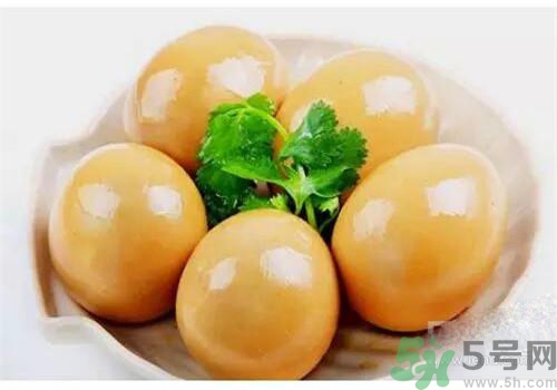 眼睛干澀吃什么好？眼睛疲勞吃什么好？
