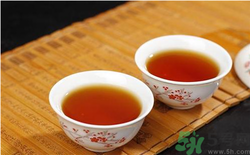 胖大?？梢院途栈ㄒ黄鹋菟葐?？胖大海和菊花一起泡水喝的功效