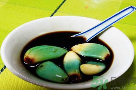 醋泡大蒜可以治療灰指甲嗎？醋泡大蒜怎樣治療灰指甲？