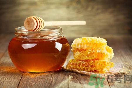 口腔潰瘍可以吃蜂蜜嗎？口腔潰瘍能不能吃蜂蜜？