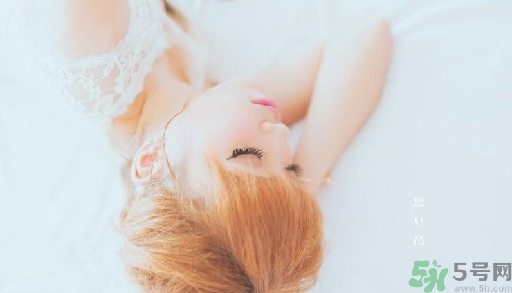 19歲男生身高體重標準是多少？19歲女生的標準身高體重是多少？