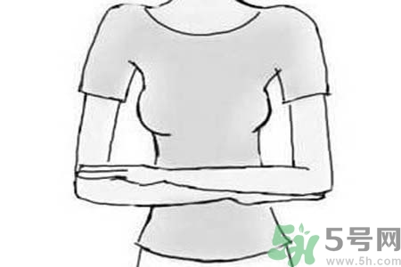 胸部一大一小怎么辦？乳房一大一小的原因是什么？