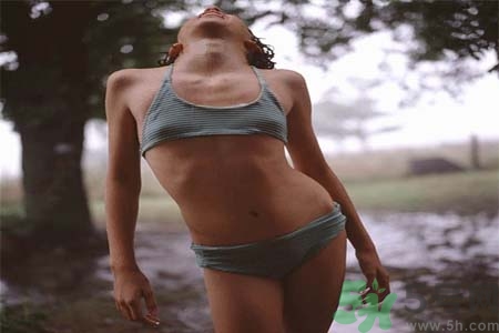 胸部太小怎么辦？胸部如何才能變大？