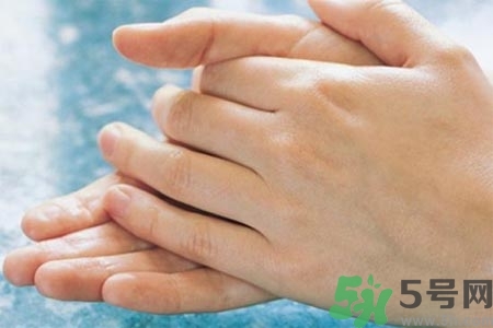 ?手指關(guān)節(jié)疼痛的危害？如何緩解手指關(guān)節(jié)疼痛？