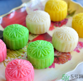 冰皮月餅放冰箱變硬怎么回事？冰皮月餅放冷藏還是冷凍？？