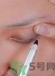 眼線怎么畫好看圖解？單眼皮怎么畫眼線好看？