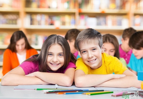 怎么讓女孩子喜歡自己？怎么讓男孩子喜歡自己？