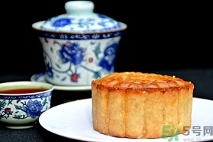 月餅的熱量高嗎？吃一個(gè)月餅會(huì)長(zhǎng)胖嗎？