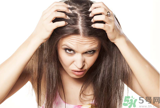 產(chǎn)后多久開始掉頭發(fā)？產(chǎn)后脫發(fā)會(huì)持續(xù)多久？