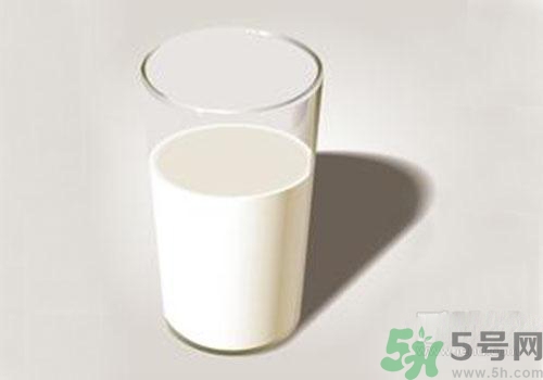 喝純牛奶會上火嗎？喝純牛奶有什么壞處？