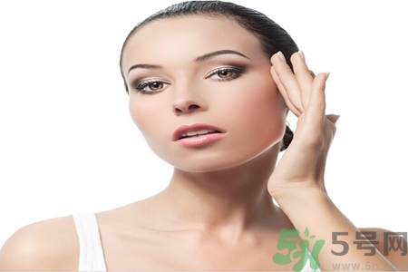 鼻子兩側(cè)長(zhǎng)痘的原因是什么？如何去除鼻子兩側(cè)的痘？