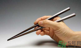 金屬筷子對(duì)人身體好不好？金屬筷子的優(yōu)缺點(diǎn)