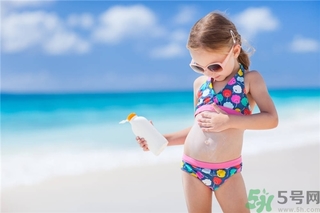 夏天涂防曬霜有用嗎？吃什么防曬又美白？