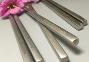合金筷子用的什么材料？合金筷子和不銹鋼筷子哪個好？
