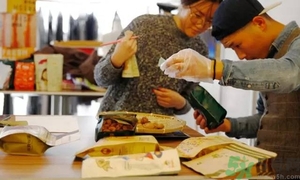 三只松鼠和百草味哪個好？三只松鼠和百草味哪個好吃？