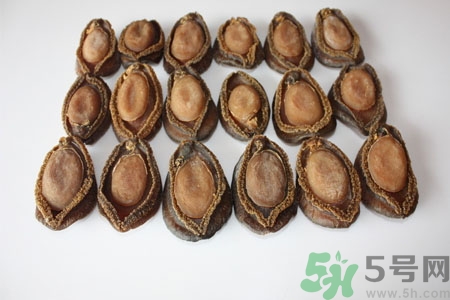 鮑魚(yú)的營(yíng)養(yǎng)價(jià)值有哪些？鮑魚(yú)的藥用價(jià)值是什么？