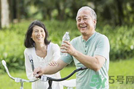 怎么洗掉水果上的農(nóng)藥？農(nóng)藥殘留的危害有哪些？