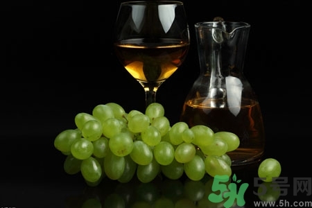 紅酒開瓶器怎么用？沒有開瓶器怎么開紅酒？