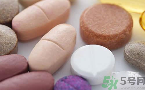 鈣片和維生素c可以一起吃嗎？鈣片和維生素一起吃好不好？
